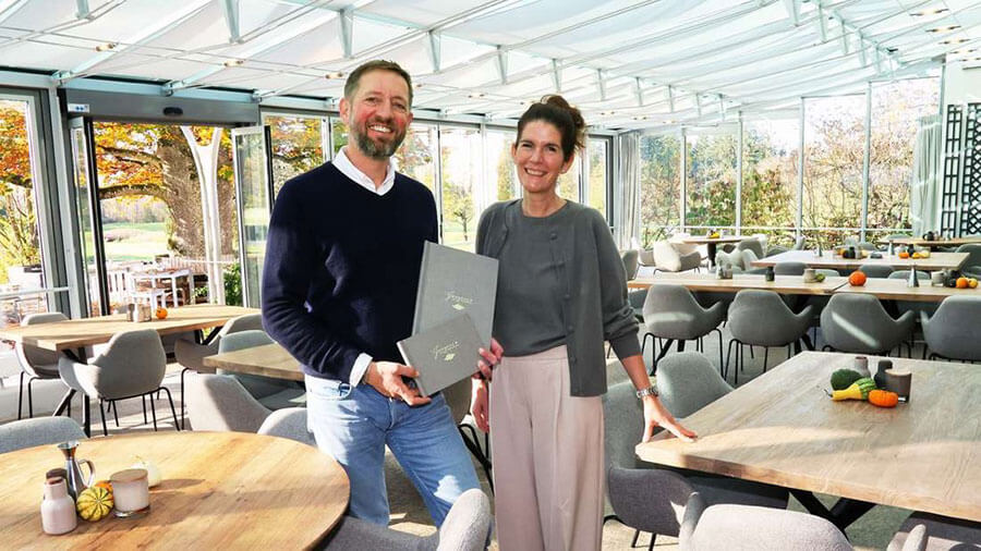 Alles neu im Restaurant am Golfclub Wörthsee: Julia und Peter Jaeger haben dort ihr „Jaegers – Das Restaurant“ eröffnet. Sie bieten auch im Winter Gaumenfreuden. © dagmar rutt